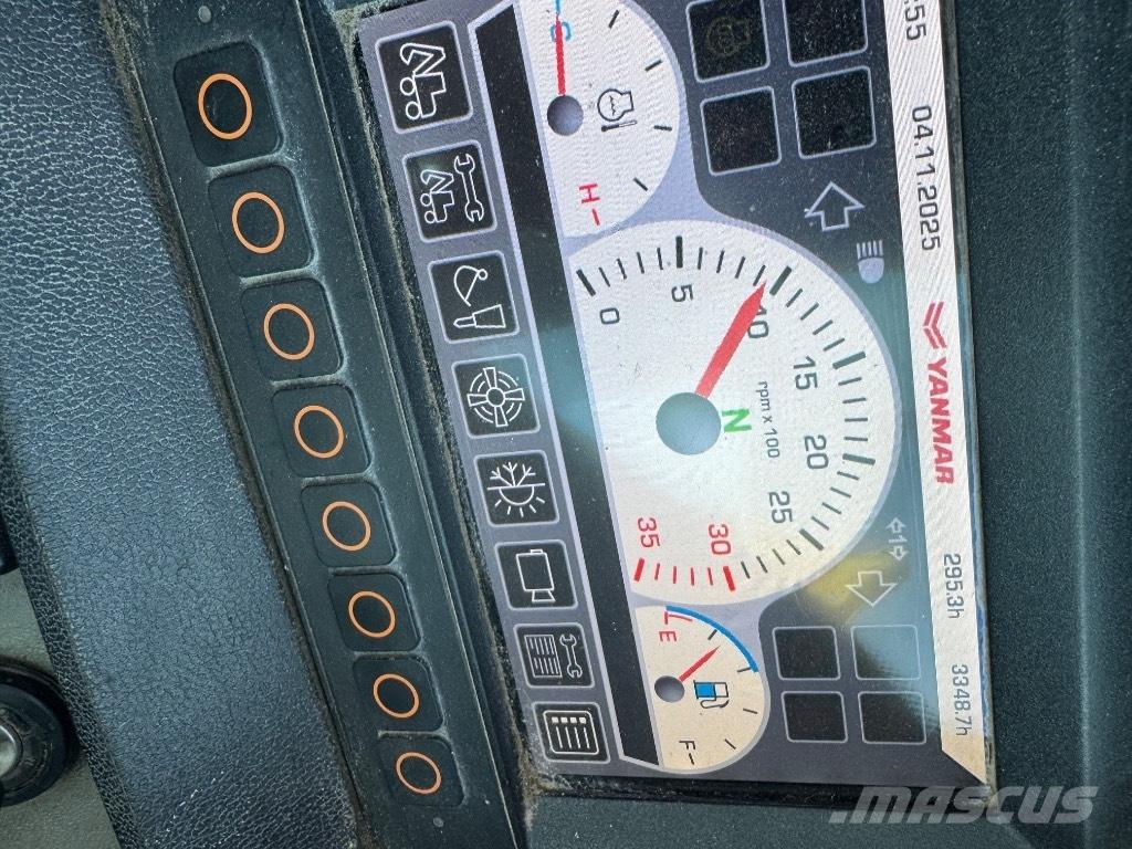 Yanmar B95W (40576) Pelle sur pneus