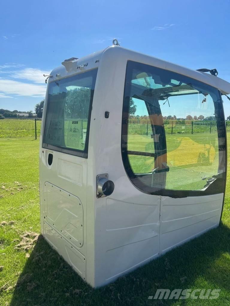 Liebherr 11407040 Cabines