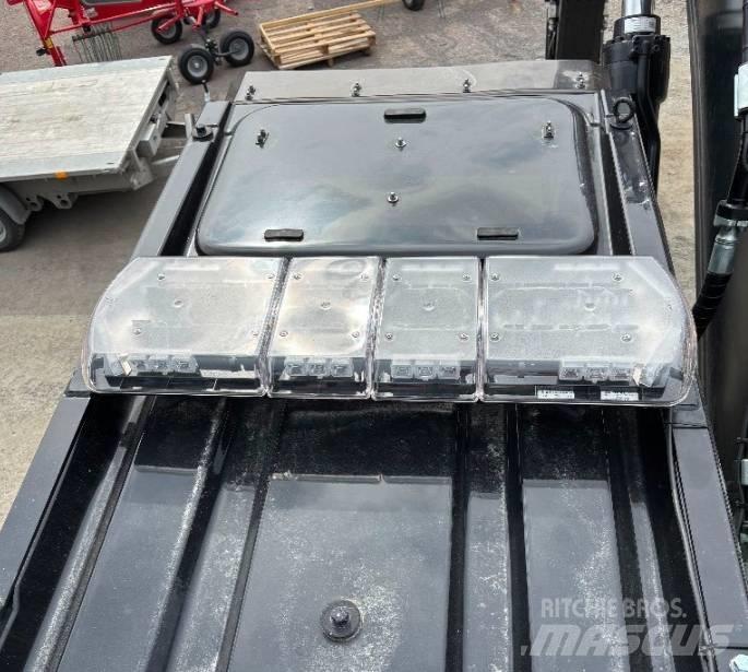 Hyundai HX 300 AL Pelle sur chenilles