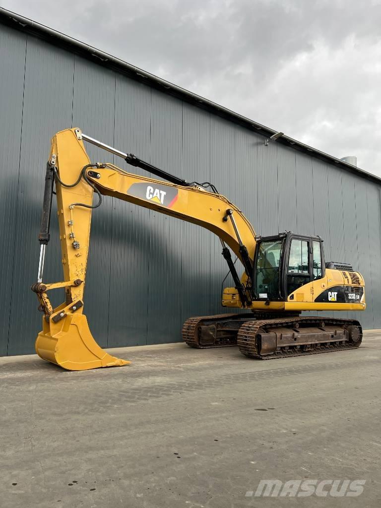 CAT 323D LN Pelle sur chenilles
