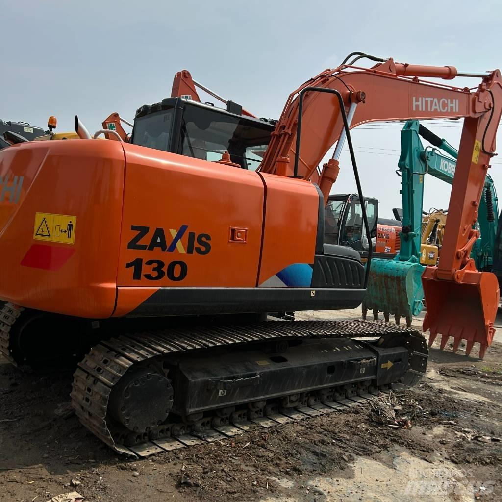 Hitachi 130 Pelle sur chenilles