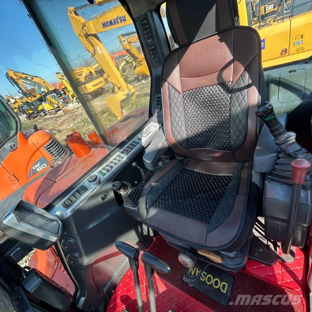 Doosan DX 60-9 C Pelle sur chenilles