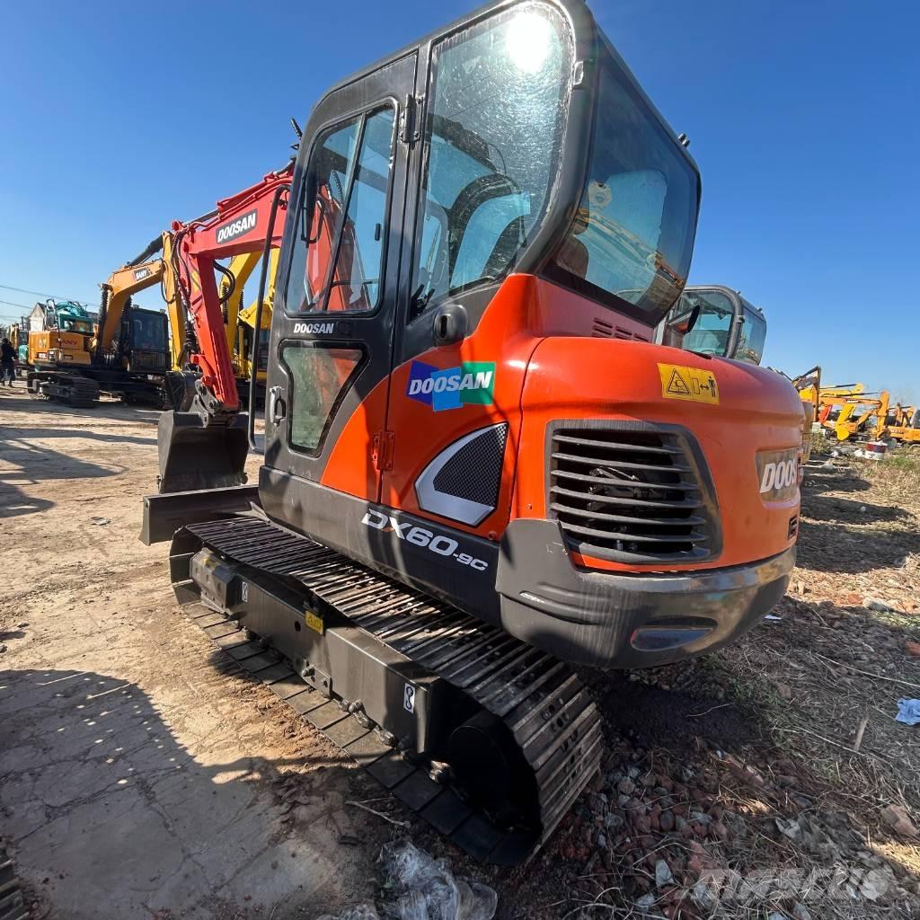 Doosan DX 60-9 C Pelle sur chenilles