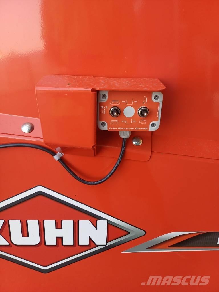 Kuhn Primor 2060 M Dérouleuse, pailleuse