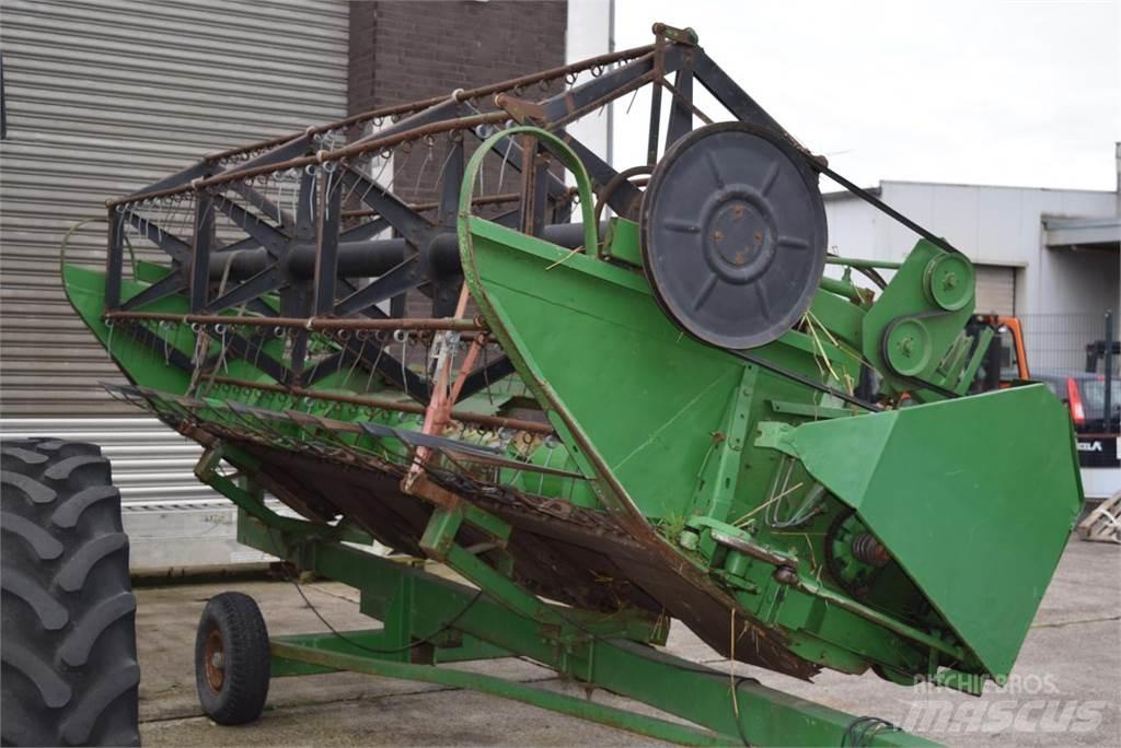 John Deere 1065 Moissonneuse batteuse