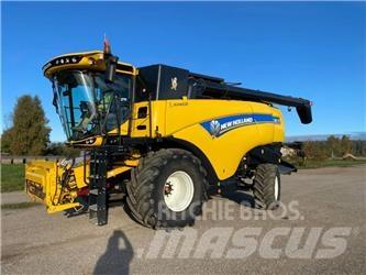 New Holland CX 8.70 Moissonneuse batteuse