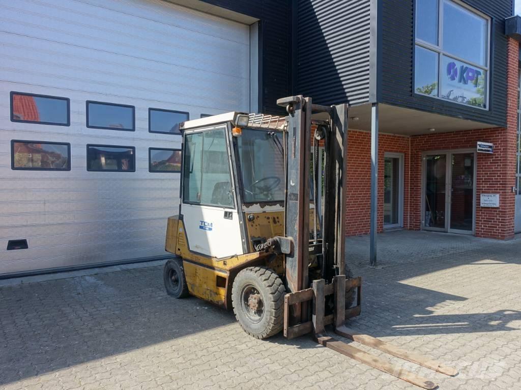 TCM FD 25 Z2 Chariots diesel