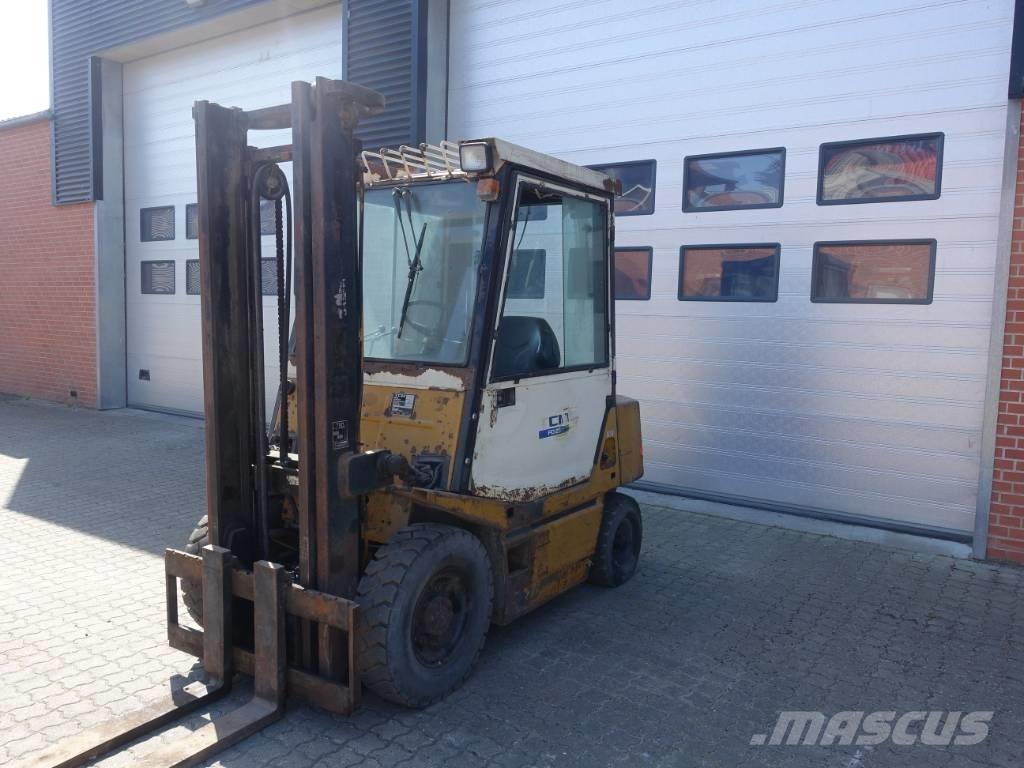 TCM FD 25 Z2 Chariots diesel