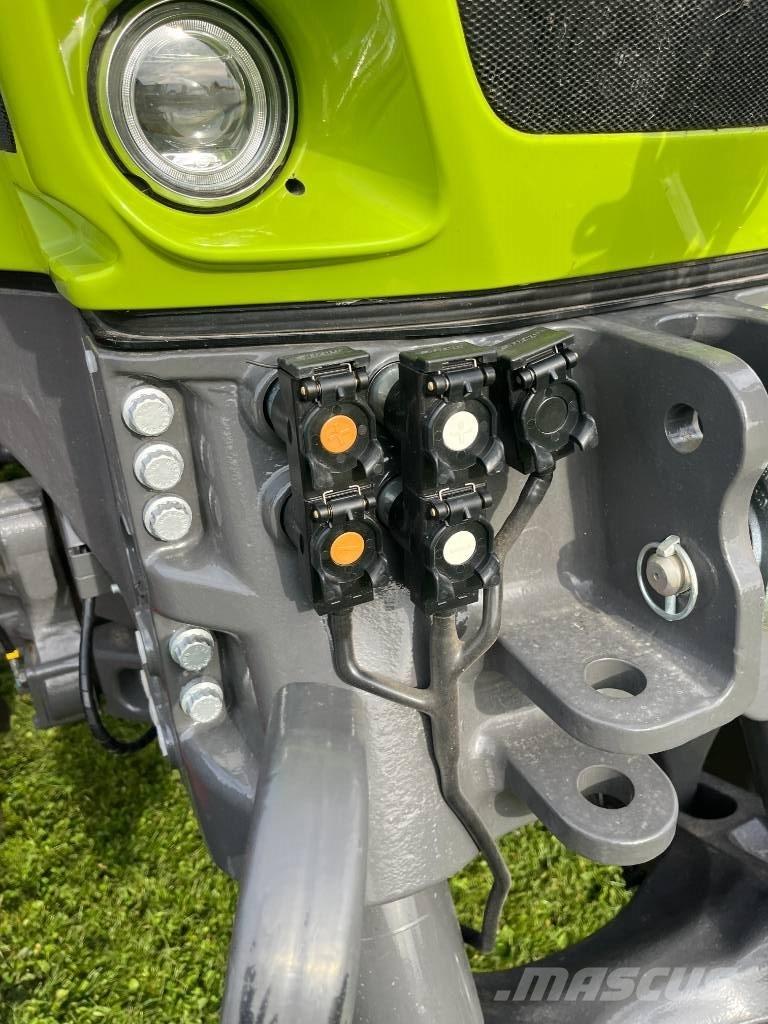 CLAAS AXION 930 Tracteur
