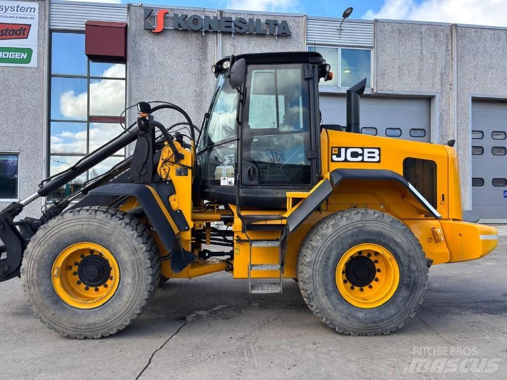 JCB 437 HT Chargeuse sur pneus