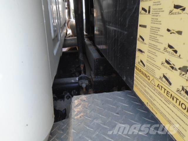 Mack GRANITE GR64B Camion benne