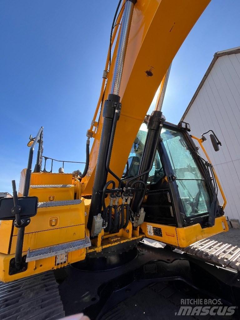 JCB JS 220 LC Pelle sur chenilles