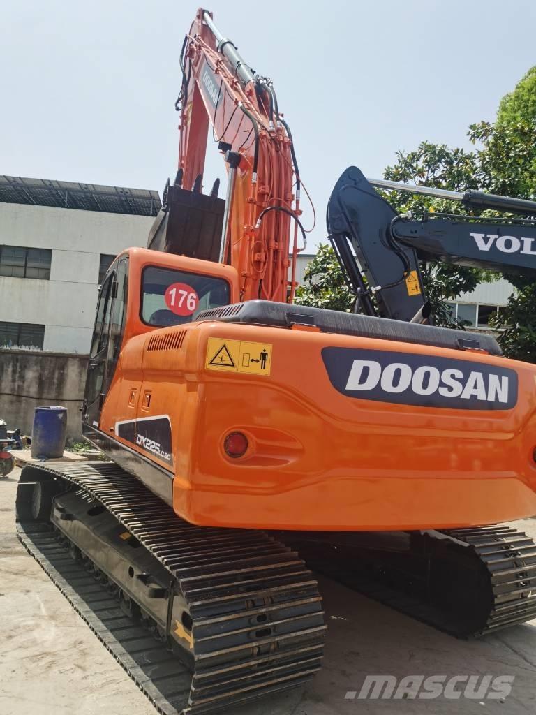 Doosan DX225LC-9C Pelle sur chenilles