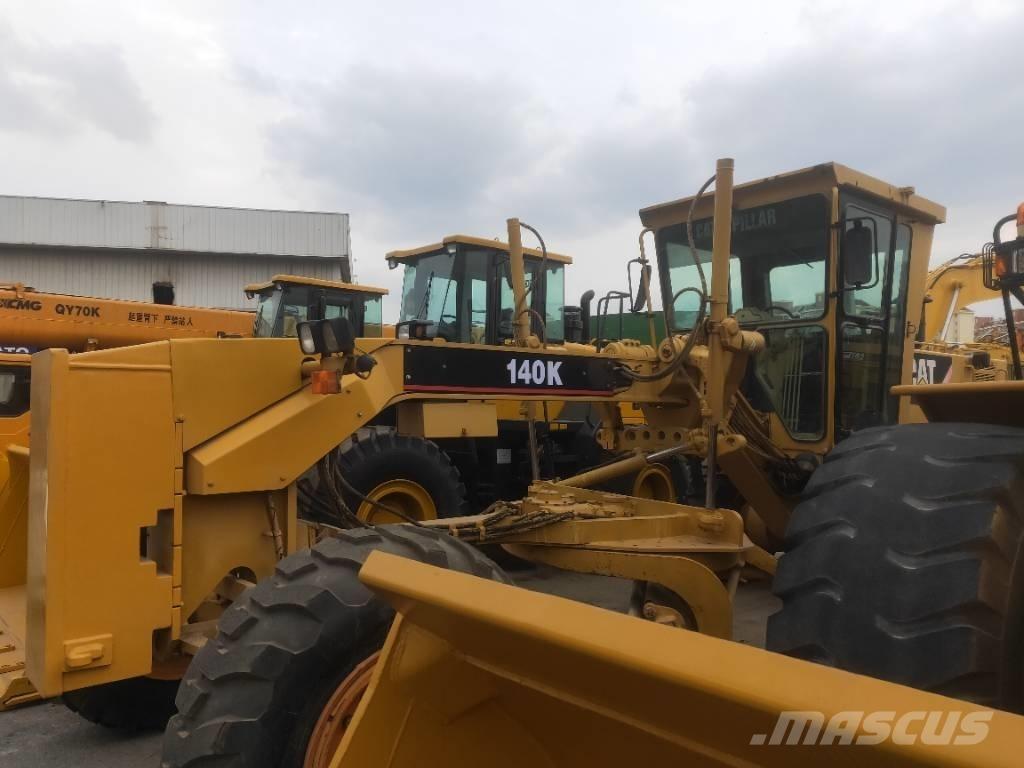 CAT 140K Niveleuse
