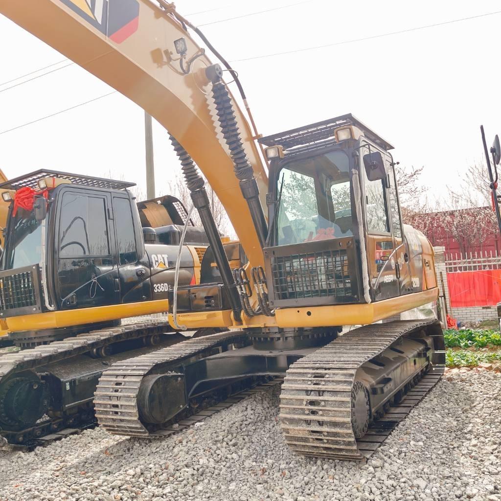 CAT 320D Pelle sur chenilles