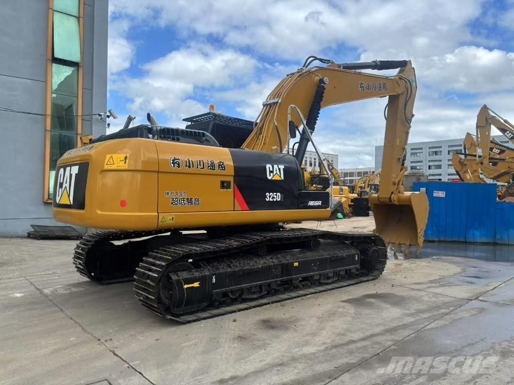 CAT 325 D Pelle sur chenilles