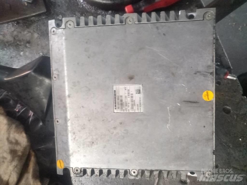 Liebherr R 916 LC Electronique