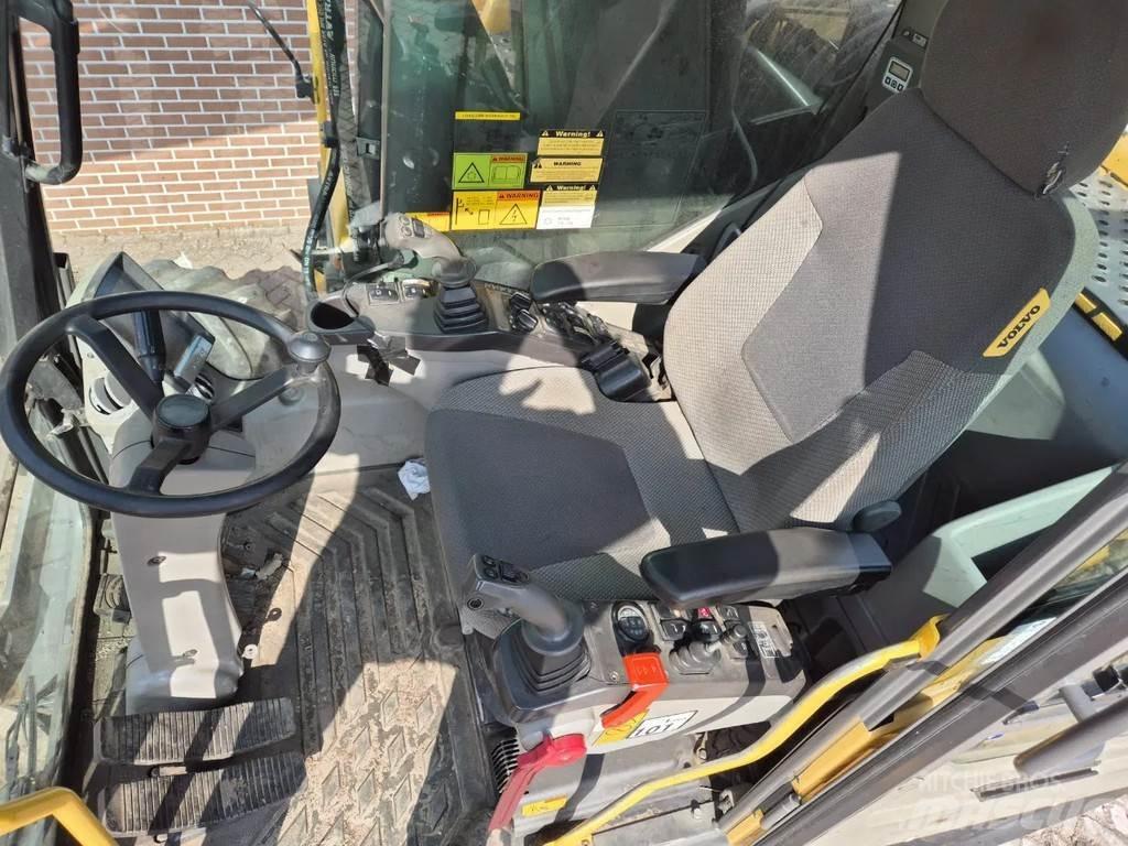 Volvo EW160C Pelle sur pneus