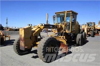 CAT 140K Niveleuse