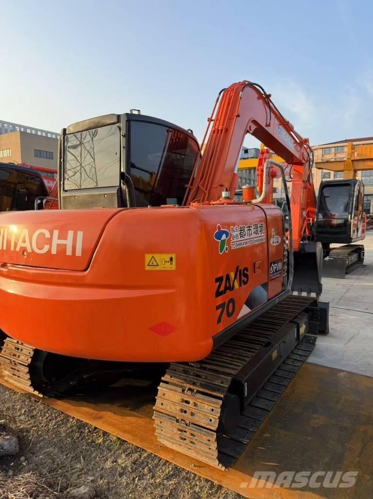 Hitachi 70 Pelle sur chenilles