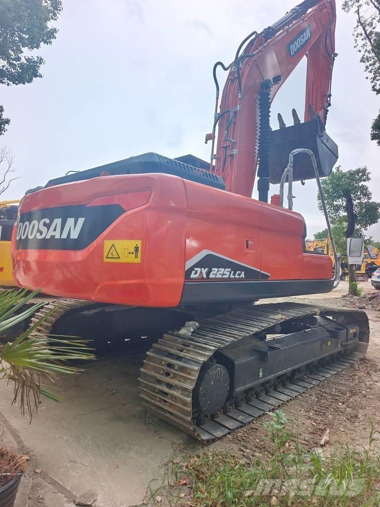 Doosan DX 225LC-9C Pelle sur chenilles