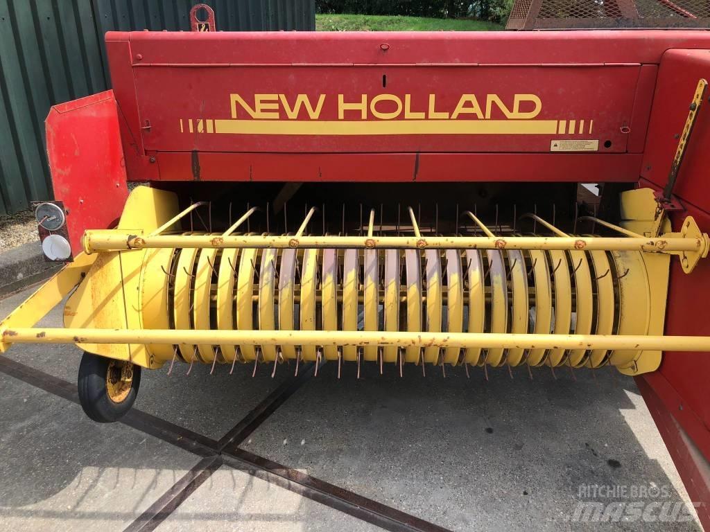 New Holland 570 Presse cubique