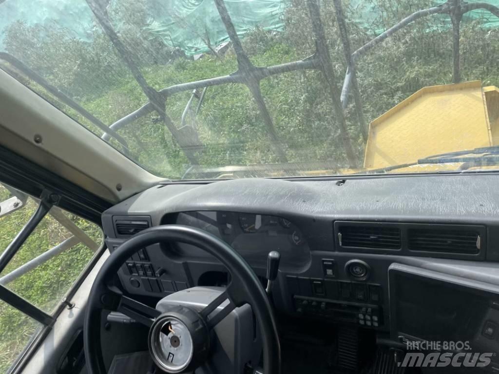 Komatsu HD 605-7 Tombereau rigide
