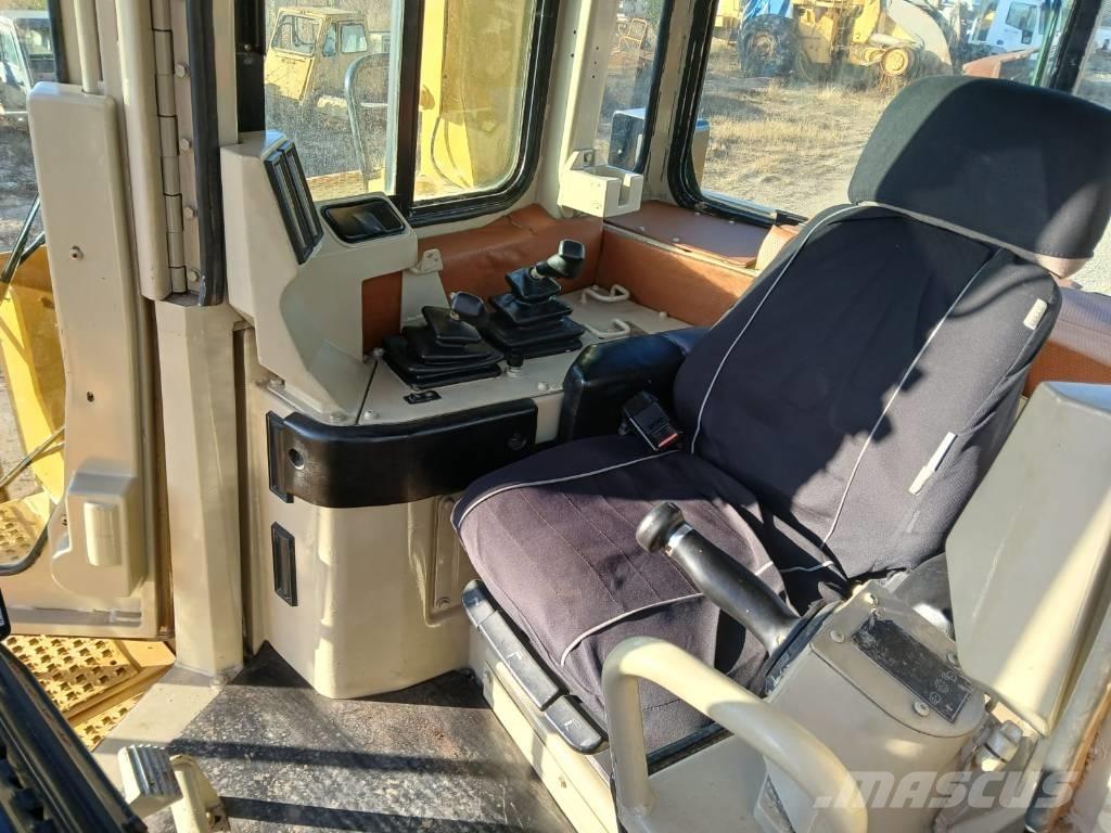 CAT D 9 R II Bouteurs sur chenilles