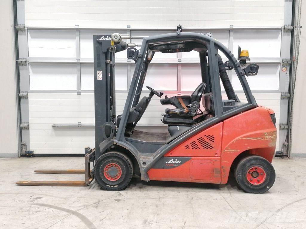Linde H25D-02 Chariots diesel