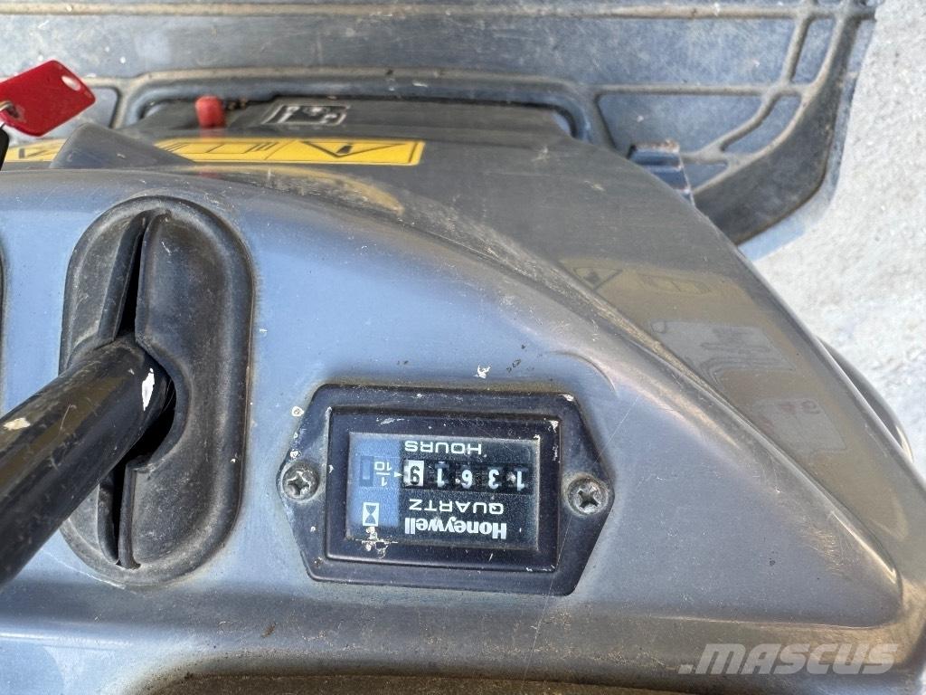 Yanmar SV08 (1C603) Mini pelle < 7t