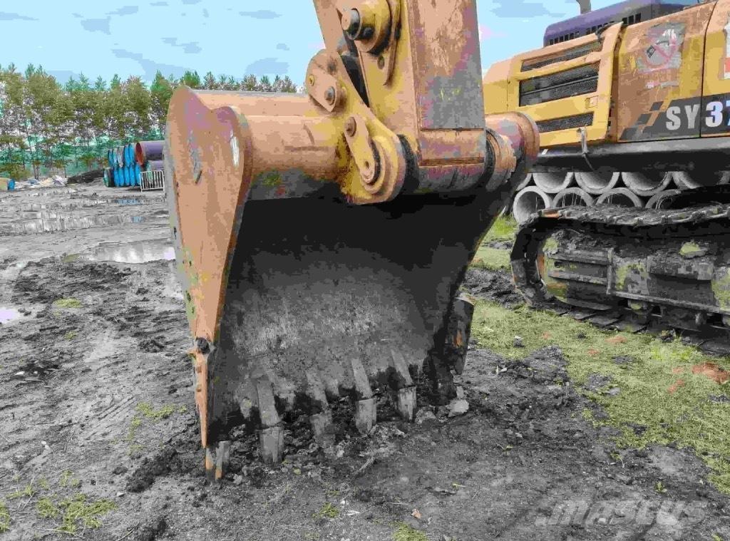 CAT 326 Pelle sur chenilles