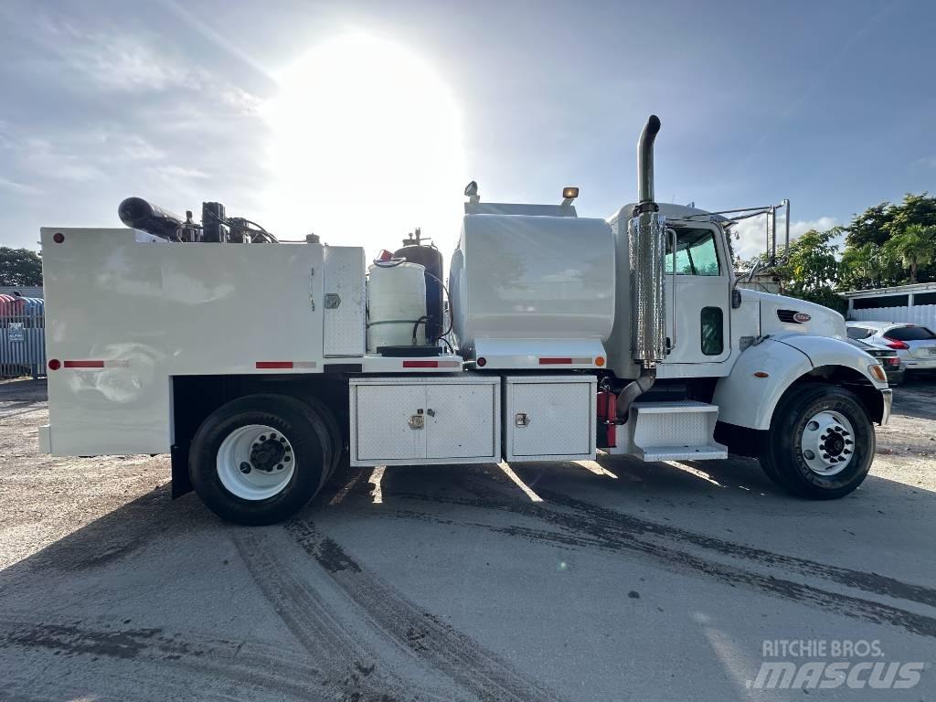 Peterbilt 335 Motrici cisterna