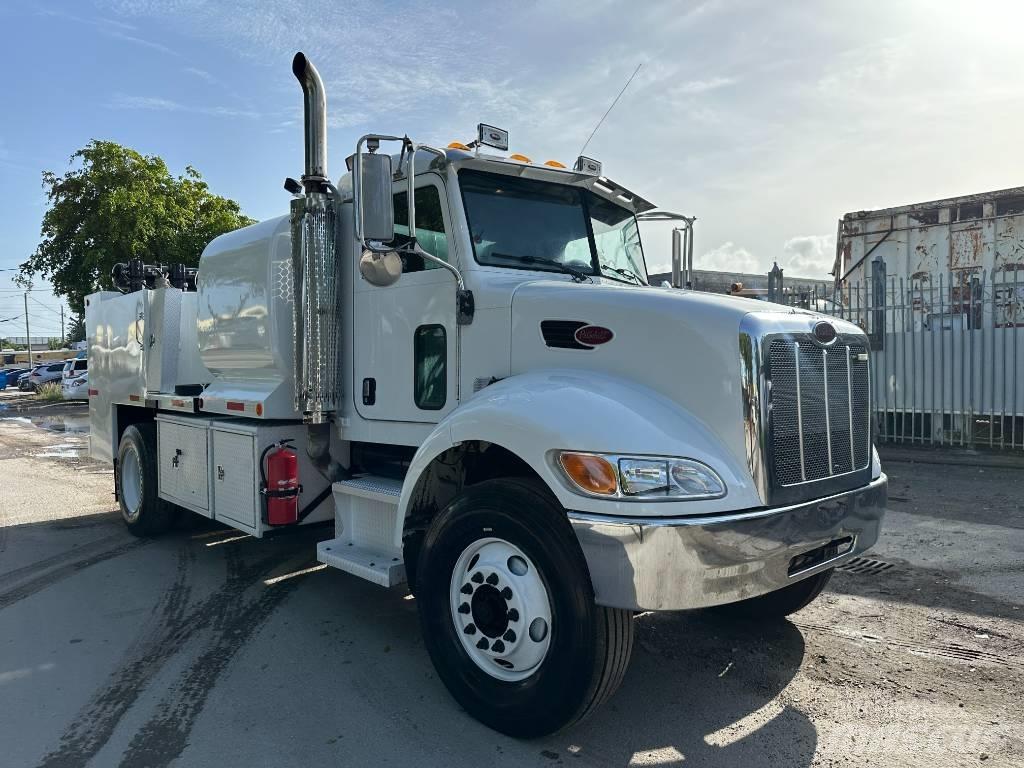 Peterbilt 335 Motrici cisterna