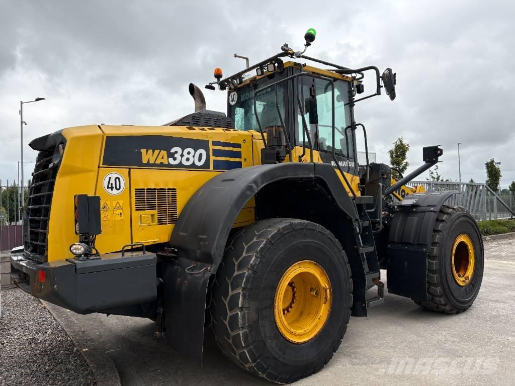 Komatsu WA380-8 Chargeuse sur pneus