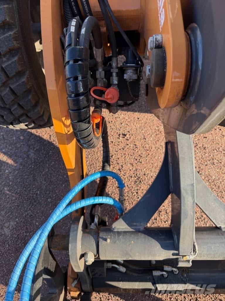 CASE 221 F Evolution Chargeuse compacte