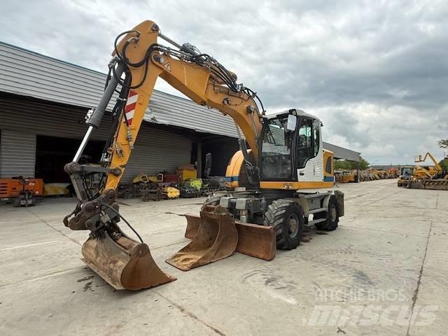 Liebherr A 914 Pelle sur pneus
