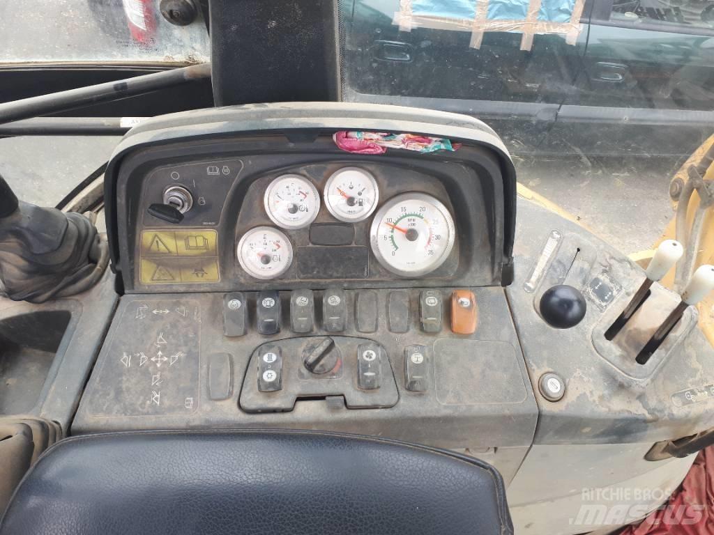 CAT 428 D Tractopelle