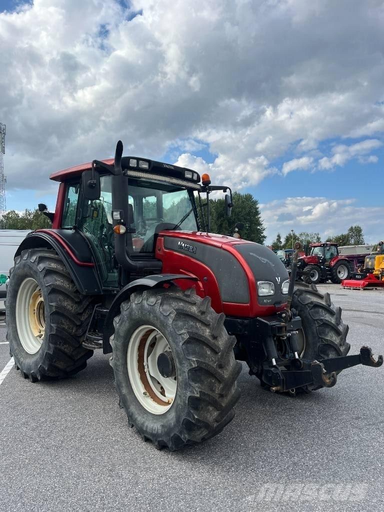 Valtra N 141 Tracteur