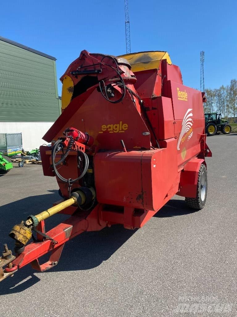 Tomahawk Teagle 9500 Dérouleuse, pailleuse