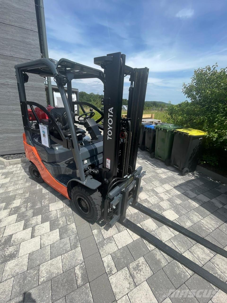 Toyota 02-8FGF18 Chariots GPL