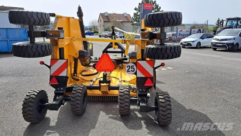 McConnel TUFFCUT 480 Broyeur / Gyrobroyeur / Epareuse