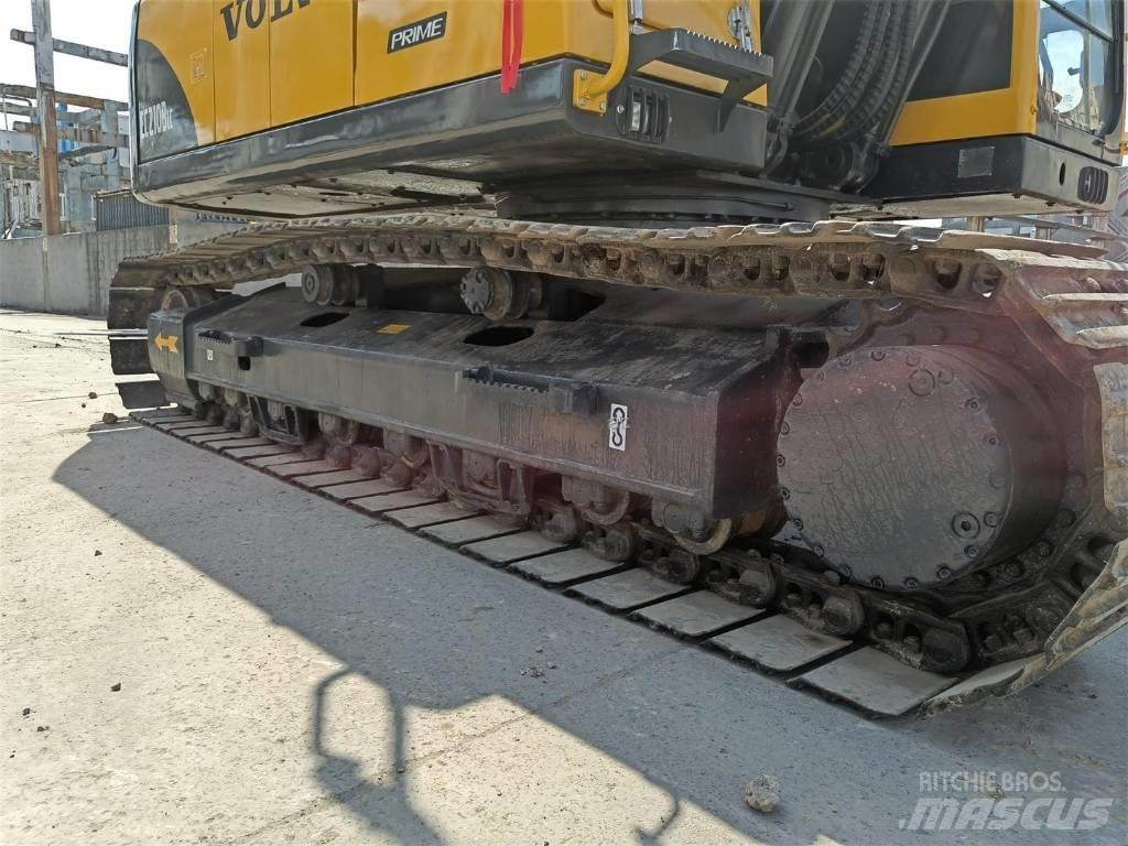 Volvo EC210B Pelle sur chenilles