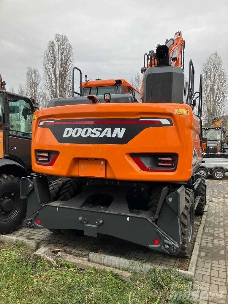 Doosan DX 170 W-7 Pelle sur pneus