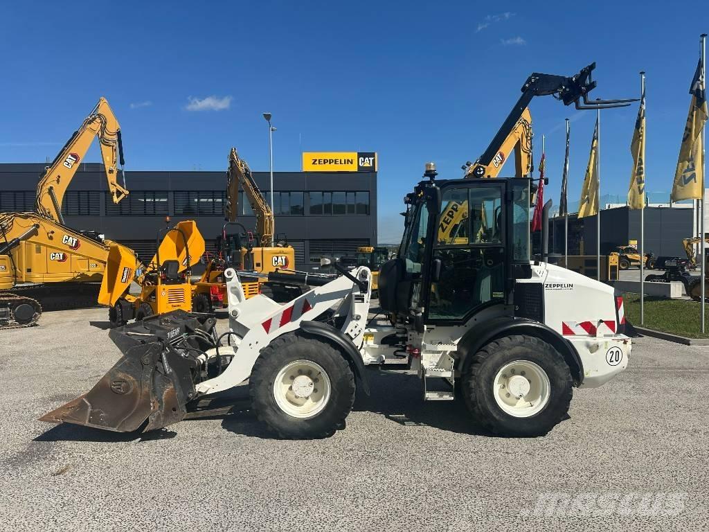 CAT 908 M Chargeuse sur pneus