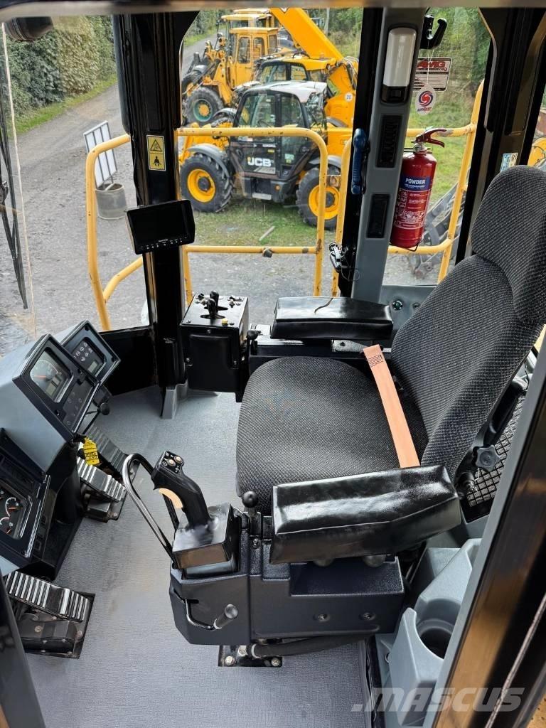 CAT 988 H Chargeuse sur pneus