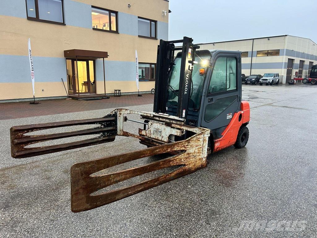 Toyota 02-8 FDF25 Chariots diesel