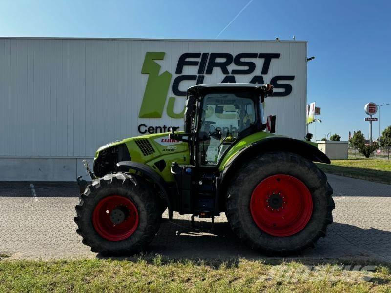 CLAAS AXION 870 Tracteur