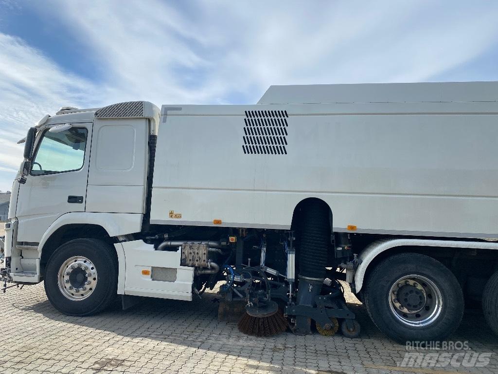 Volvo FM 500 Camion balayeur
