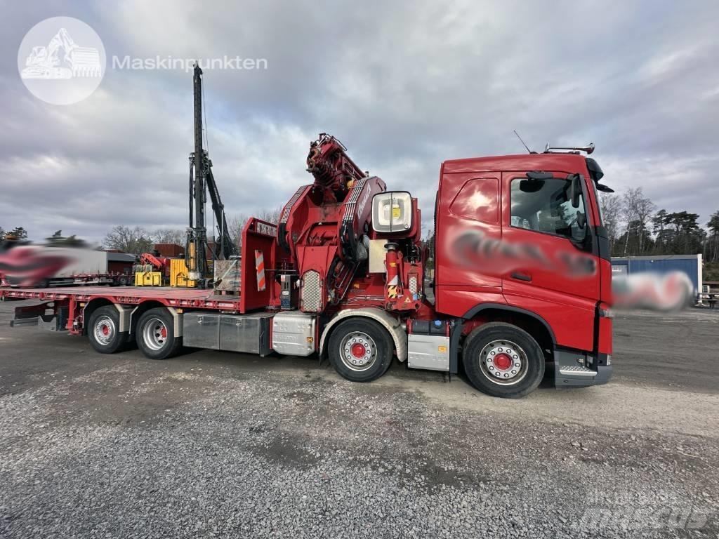 Volvo FH 500 Camion plateau ridelle avec grue