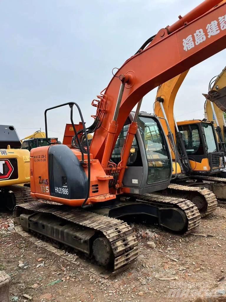 Hitachi ZX 135 US Pelle sur chenilles